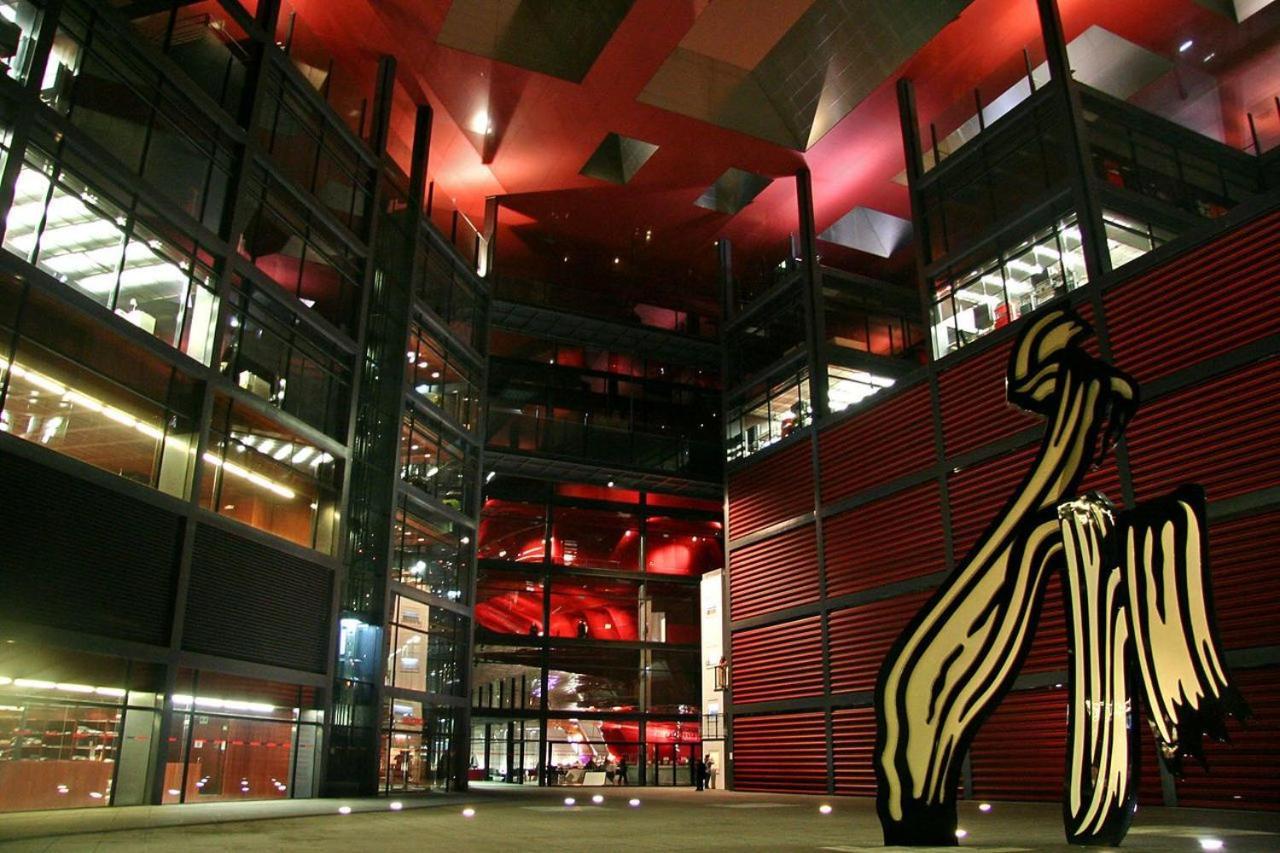 Reina Sofia Museum House Apartment Madrid Exterior photo